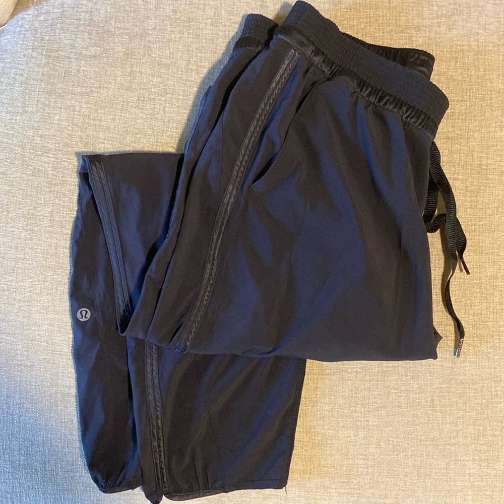 Athletic joggers - lululemon (?)